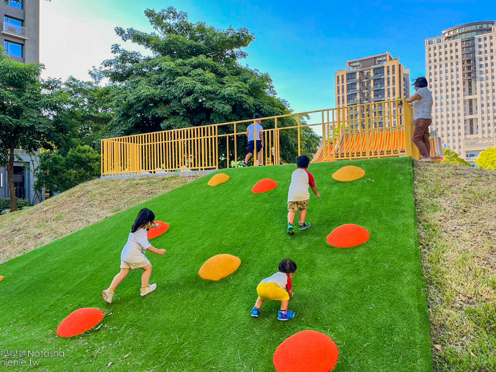 竹北公園推薦｜高鐵兒六公園~冒險小丘遊戲場 適合小小孩的小丘溜滑梯